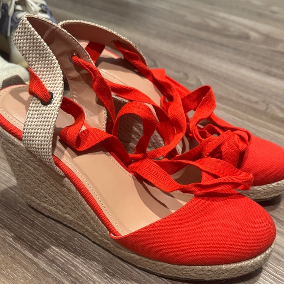 Elegant Red Espadrille Wedge Sandals - Picture 1 of 3